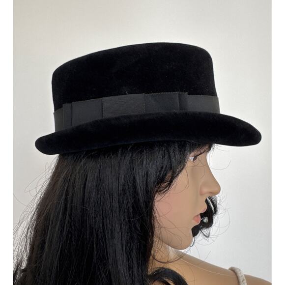 Vintage 50's French Black Velvet Cocktail Hat with Ribbon band retro veil style - Picture 5 of 16